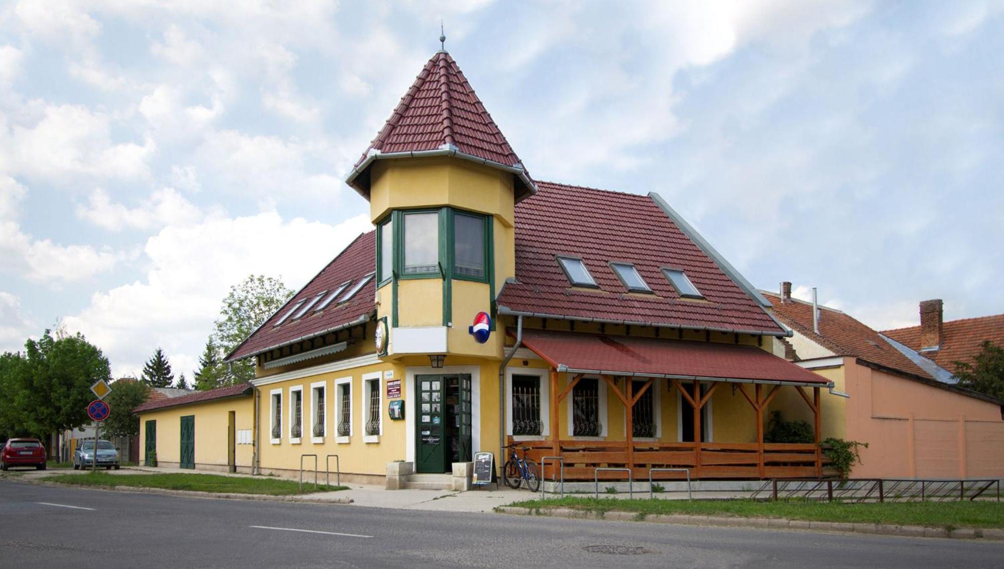 Aliz Vendeghaz Hotel Bekescsaba Bagian luar foto